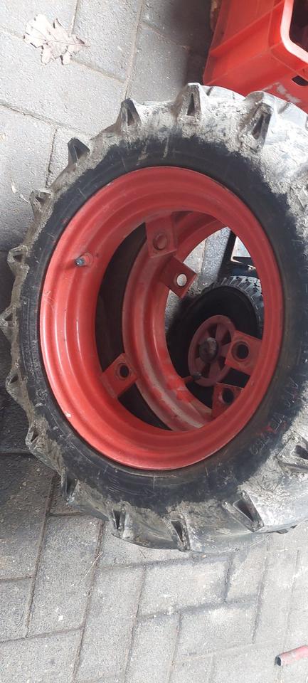 12 zoll felgen mit mäntel von agria 1700 2700 2800