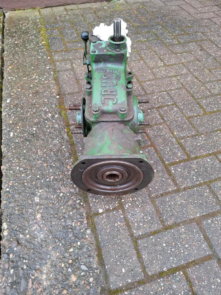 IRUS U 600 GETRIEBE ( EINACHSER, EINACHSSCHLEPPER)